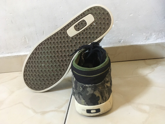 tenis oakley camuflado