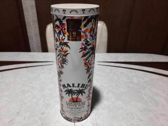 Embalagem metálica (lata) da bebida. Malibu coconut.  - Foto 3