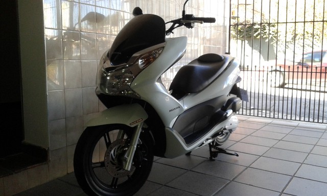 HONDA PCX 2015 BRANCA