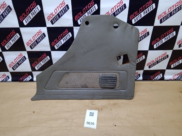 5616 Forro Traseiro Direito com Cinzeiro Ford Escort Hobby com detalhe 