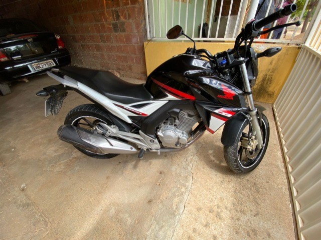 2017 HONDA CB