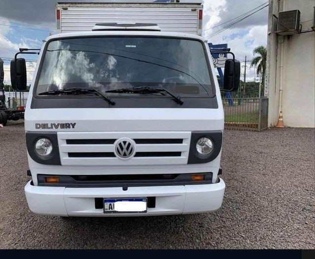 CAMINHÃO VW 8150 BAÚ FURGÃO 4X2