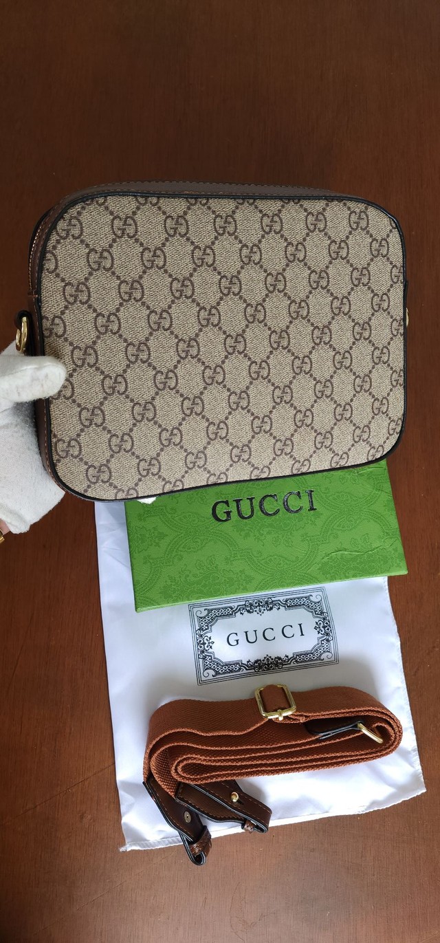 Bolsa Gucci Transversal em canvas GG - Foto 4