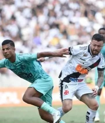 Camisa da Chapecoense 2019 Umbro #10 Tamanho G zerada na etiqueta  - Foto 6