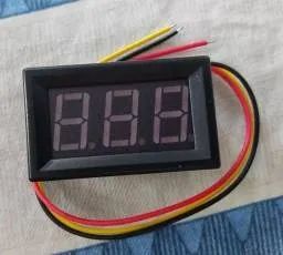 voltímetro Digital 03 fios - Vermelho ou Azul