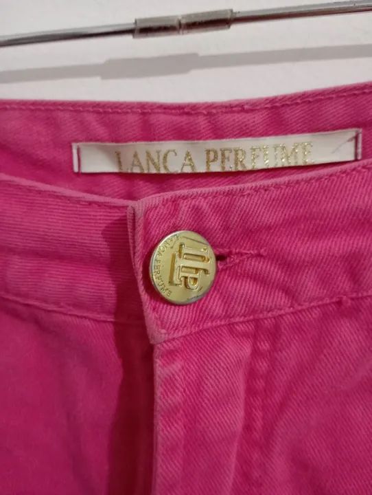shortinho jeans da lança perfume  - Foto 4