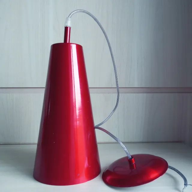 Lustre Luminária Metal Vermelha   peça linda toda completa ótimo estado 