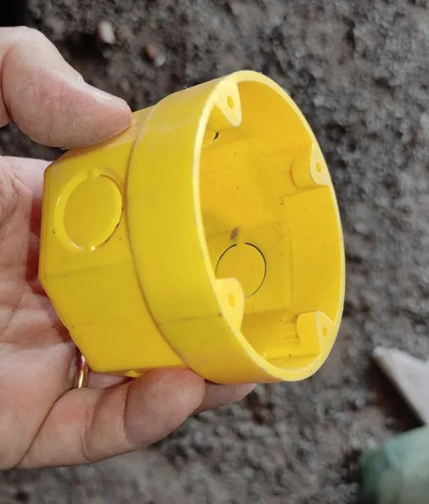 20 Caixa de Luz 3x3 Octogonal Amarela