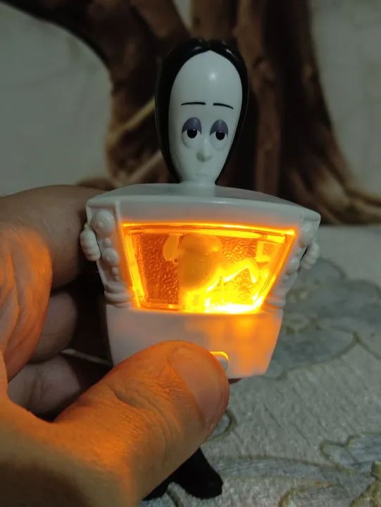 ? Chegou a boneca colecionável da Vandinha Addams! ?<br> - Foto 2