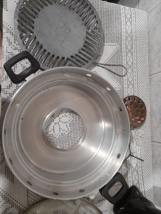 Vendo panela grill muito boa para assados e cozimento 