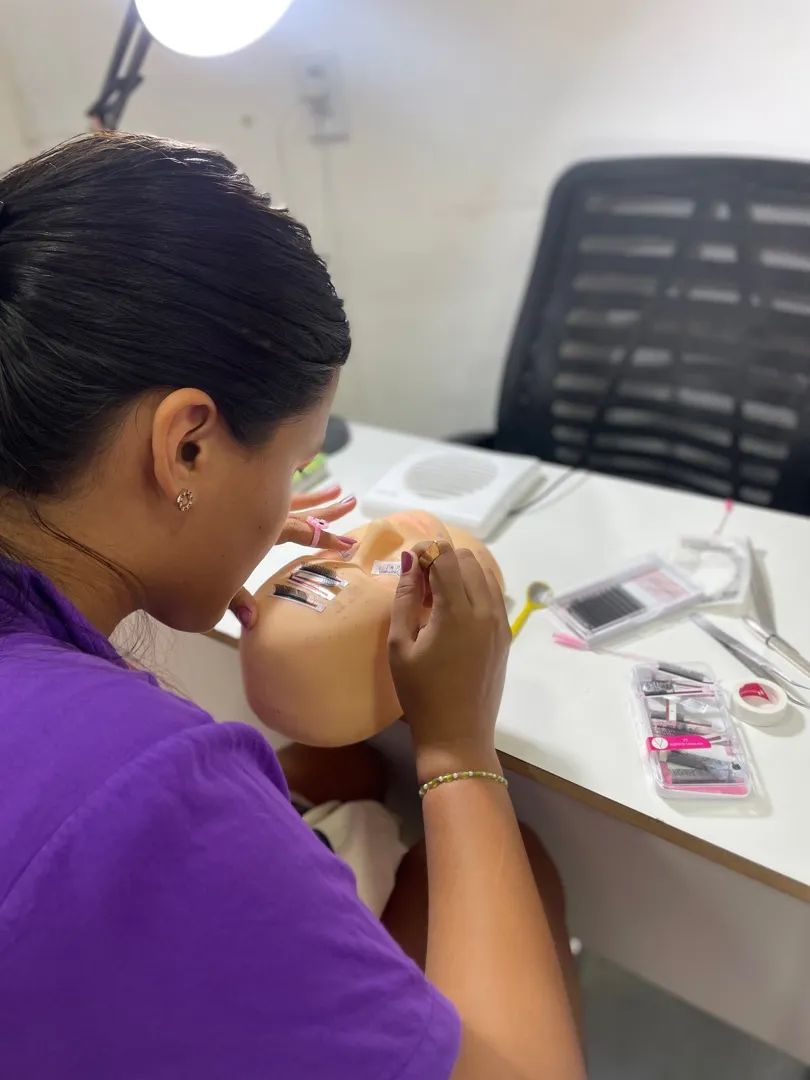 CURSO VIP EXTENSÃO DE CÍLIOS 400,00