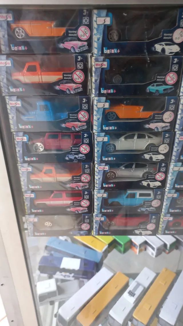 Lote 60 carrinhos 1:64 da maisto - Foto 2