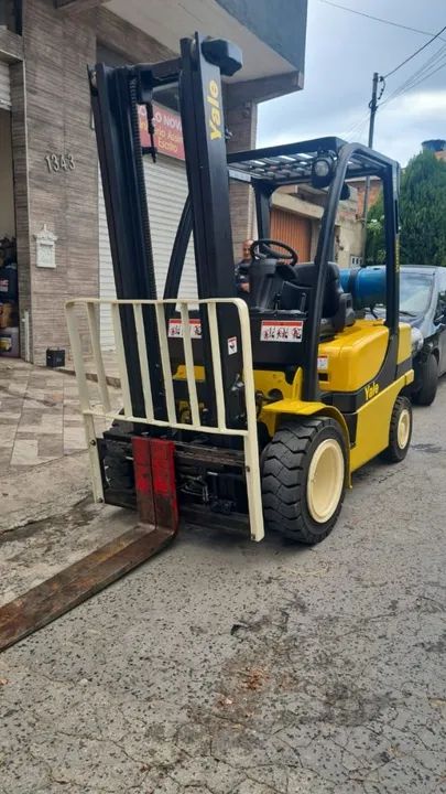 Empilhadeira 2,5 toneladas gás/gasolina Yale 2013  - Foto 2