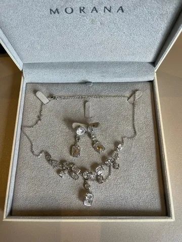 Conjunto de colar e brinco