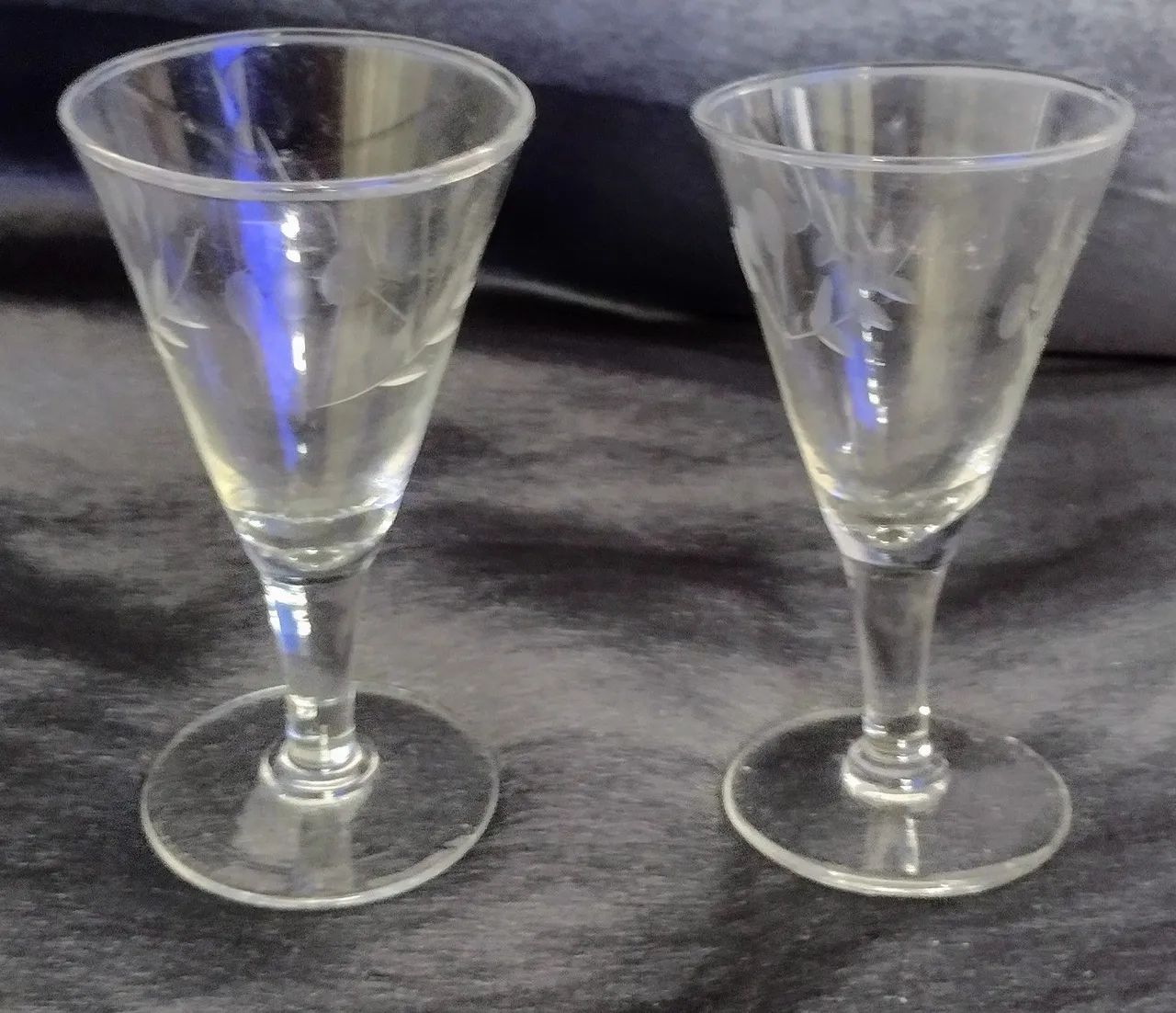Lote com 6 taças de vidro antigas vintage, relíquia familiar 