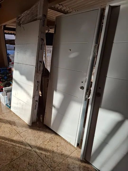 Porta de Segurança de Giro Metal / Nova - Foto 4