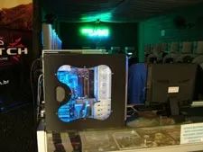 Gabinetes de computador simples e tipo "mod" com lateral em acrílico e neon interno - Foto 5