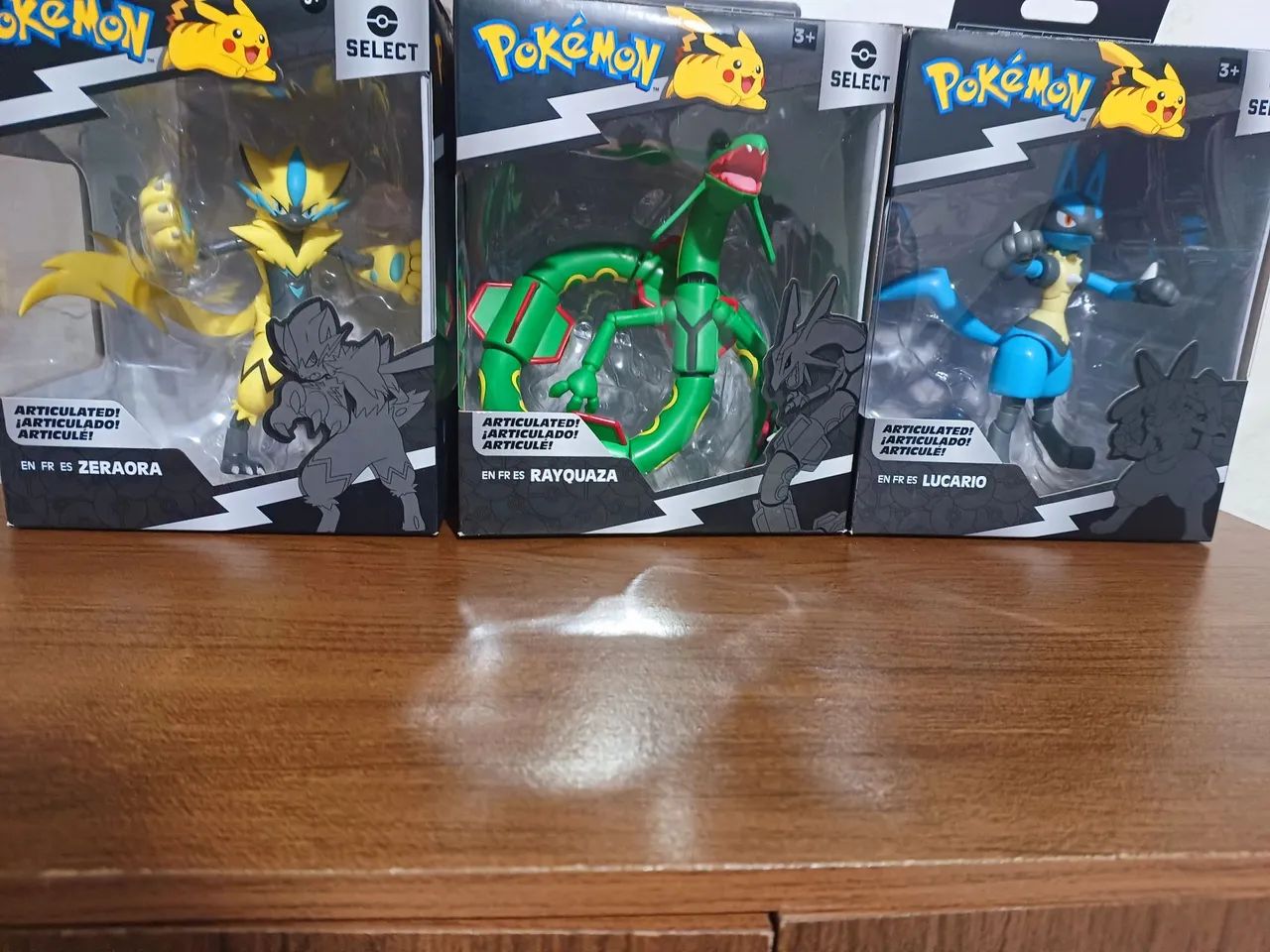 Bonecos Pokémon Articulados Zeraora, Rayquaza e Lucario