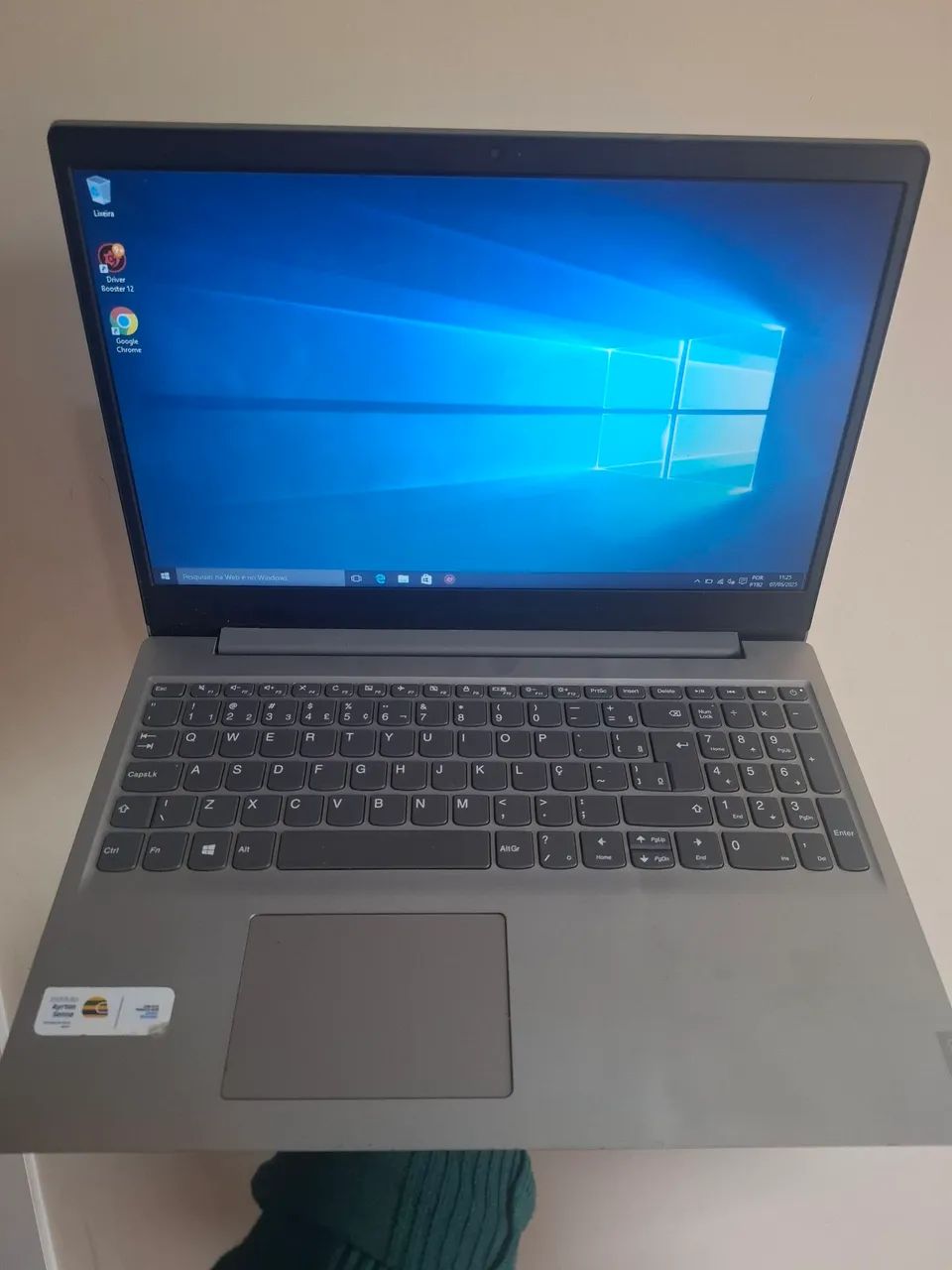 Notebook Lenovo i5 10°th bem conservado,  1000Gb de HD com carregador original. 