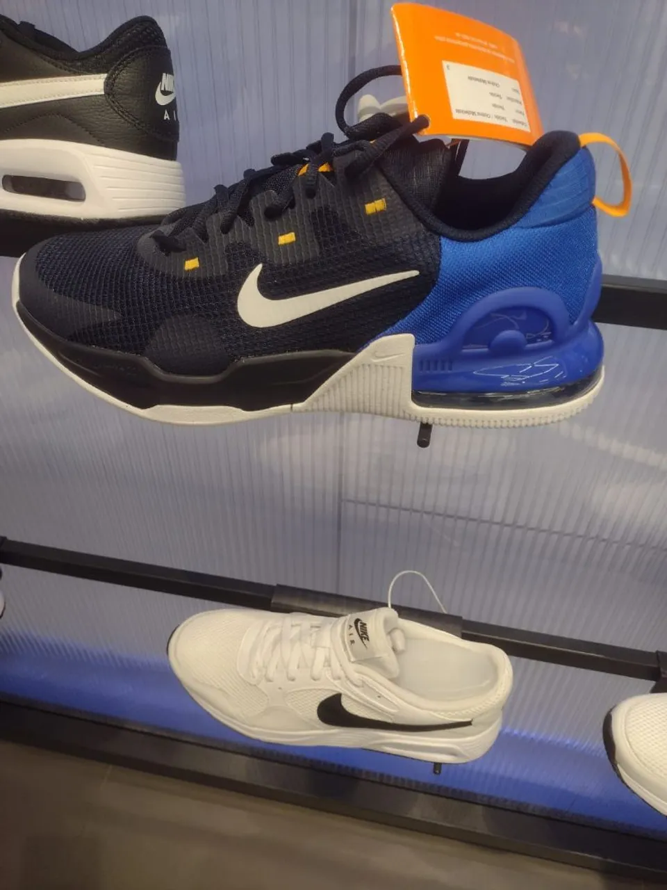 Tênis Nike - Design moderno e conforto!