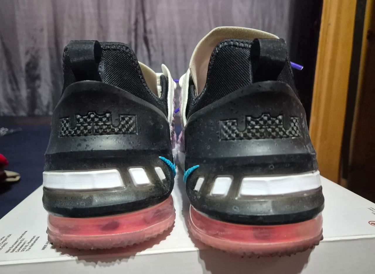 Nike LeBron 17 Low - Tamanho 38 - Raro - Foto 4