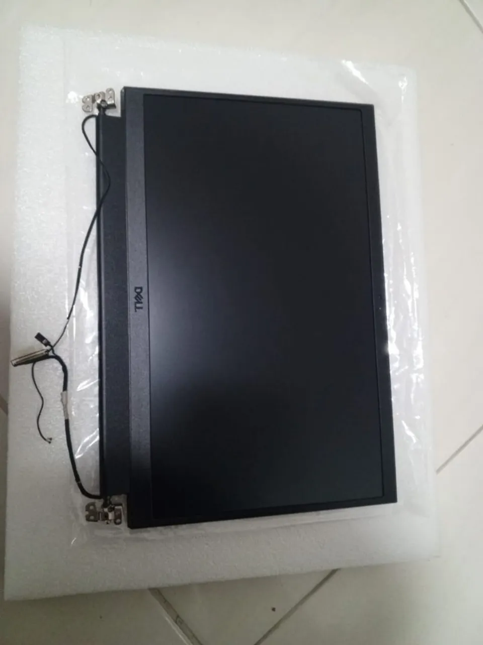 Frontal completa G15 com tela Full HD ips 144hz