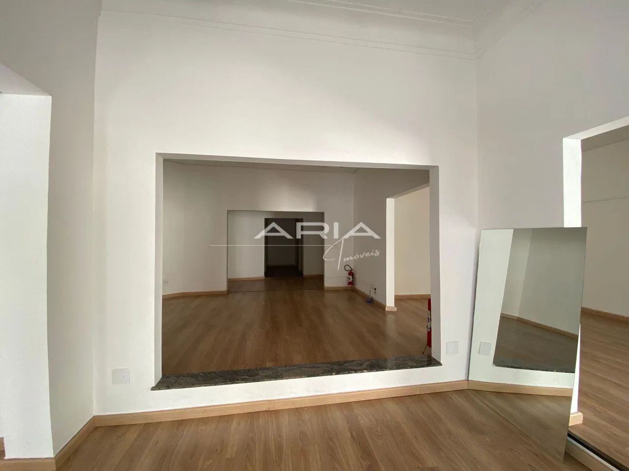 Sala Comercial para Locação  Localização Privilegiada - Foto 2