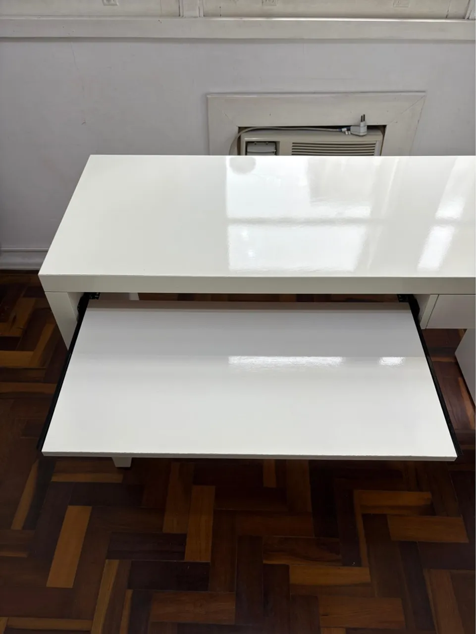 Mesa de Escritório Branca com Gaveta