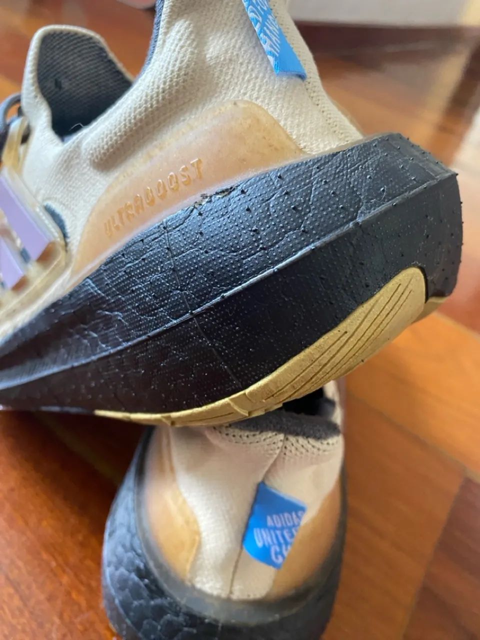 Tênis Adidas Ultraboost 22 - Foto 3