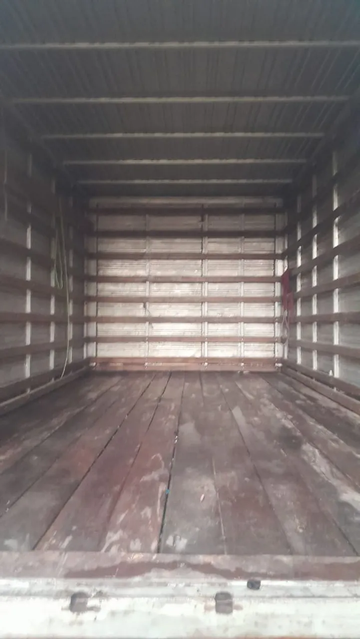 Vendo ou troco baú de caminhão 709