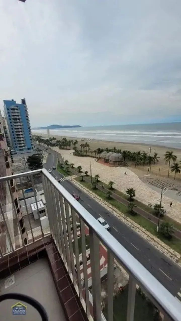 Totalmente frente mar, na Vila Tupi em Praia Grande.