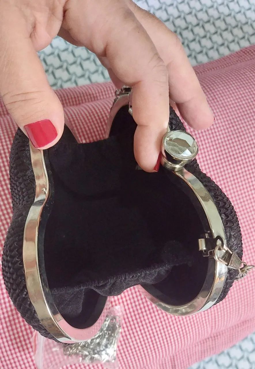 Bolsa de coração preta em tecido - Foto 3
