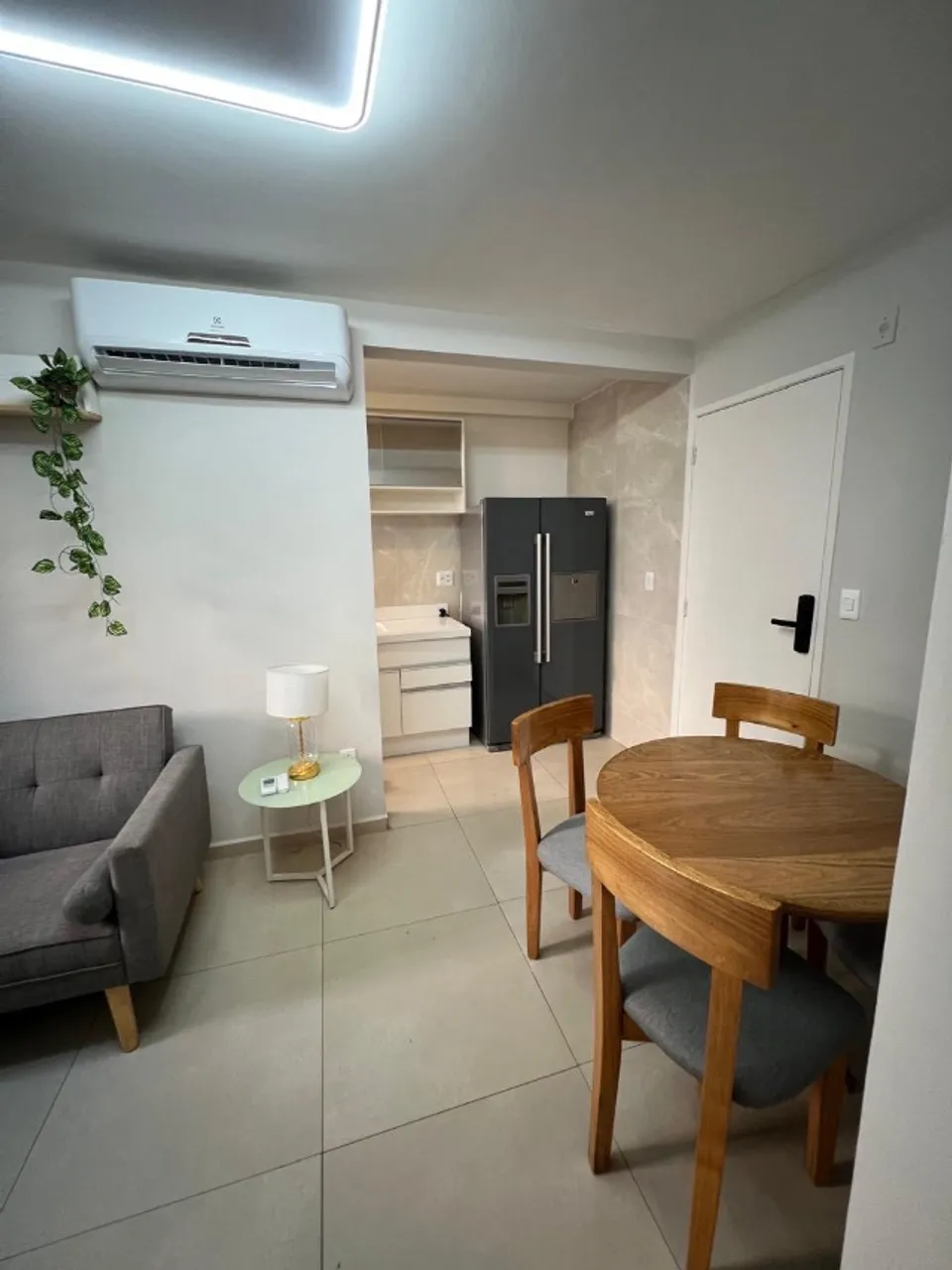 Alugo lindo apartamento no condomínio Luxemburgo perto da UFMS