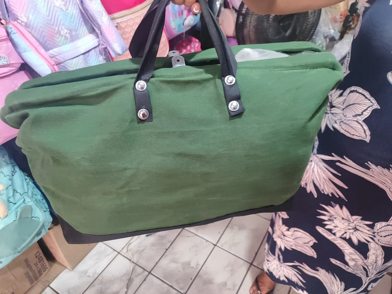 Bolsa em lona verde para ferramentas
