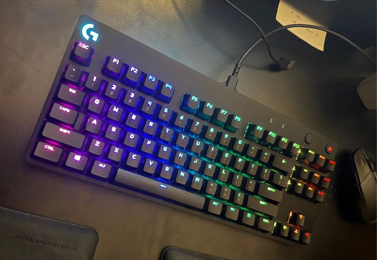 Teclado Gamer Mecânico Logitech G Pro - Foto 3