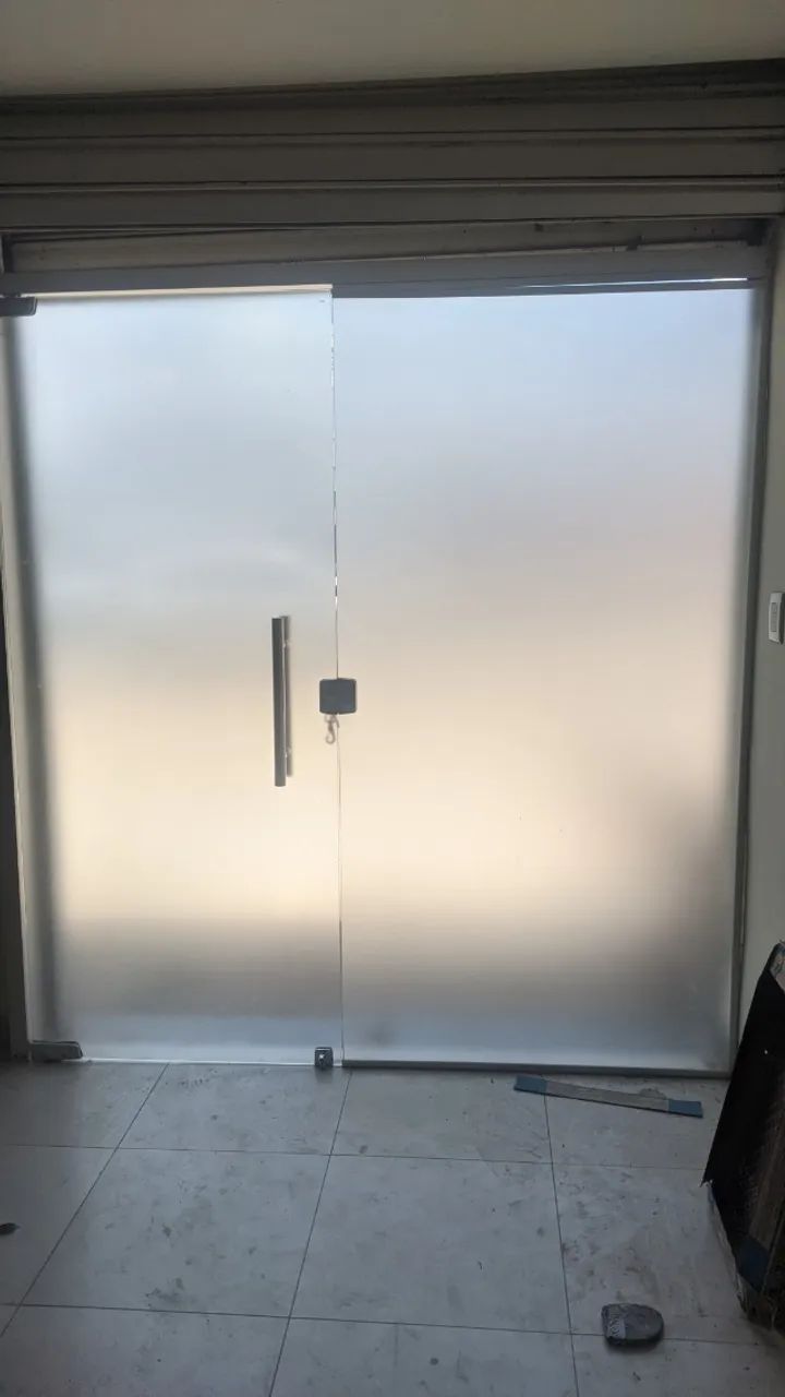 Porta de vidro temperado adesivo fosco - Foto 3