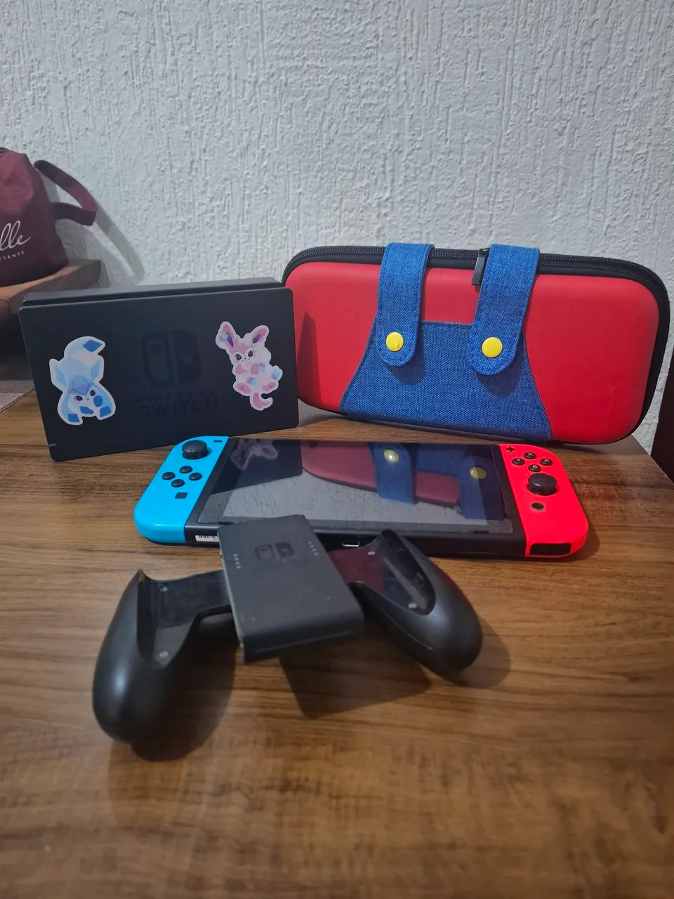Nintendo Switch + Acessórios e Capa Mario