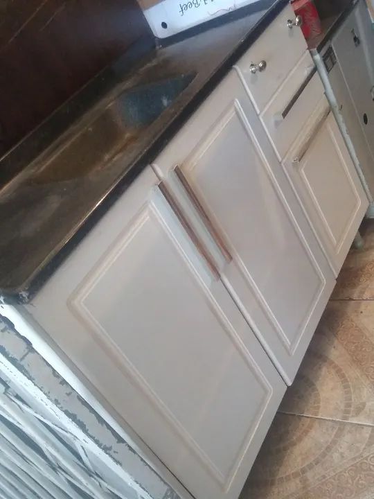 Pia com gabinete mede 1.20 mt