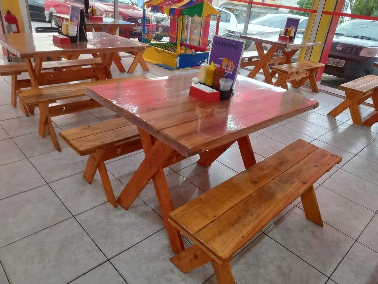 Jogo de Mesas e Bancos para Restaurante - Foto 3