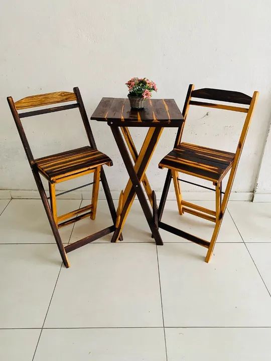 Mesa de madeira dobrável com 2 cadeiras - Foto 3