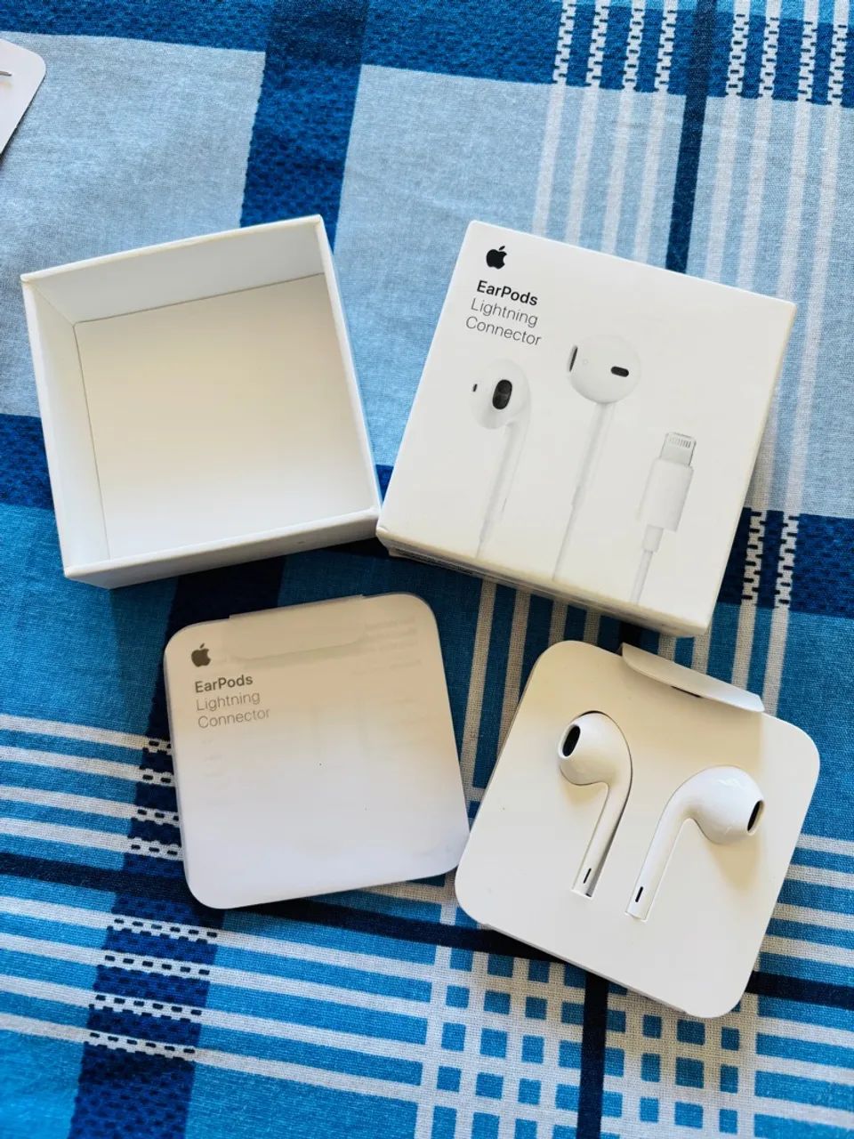 Fone de Ouvido Apple - EarPods Lightning Connector - Foto 2