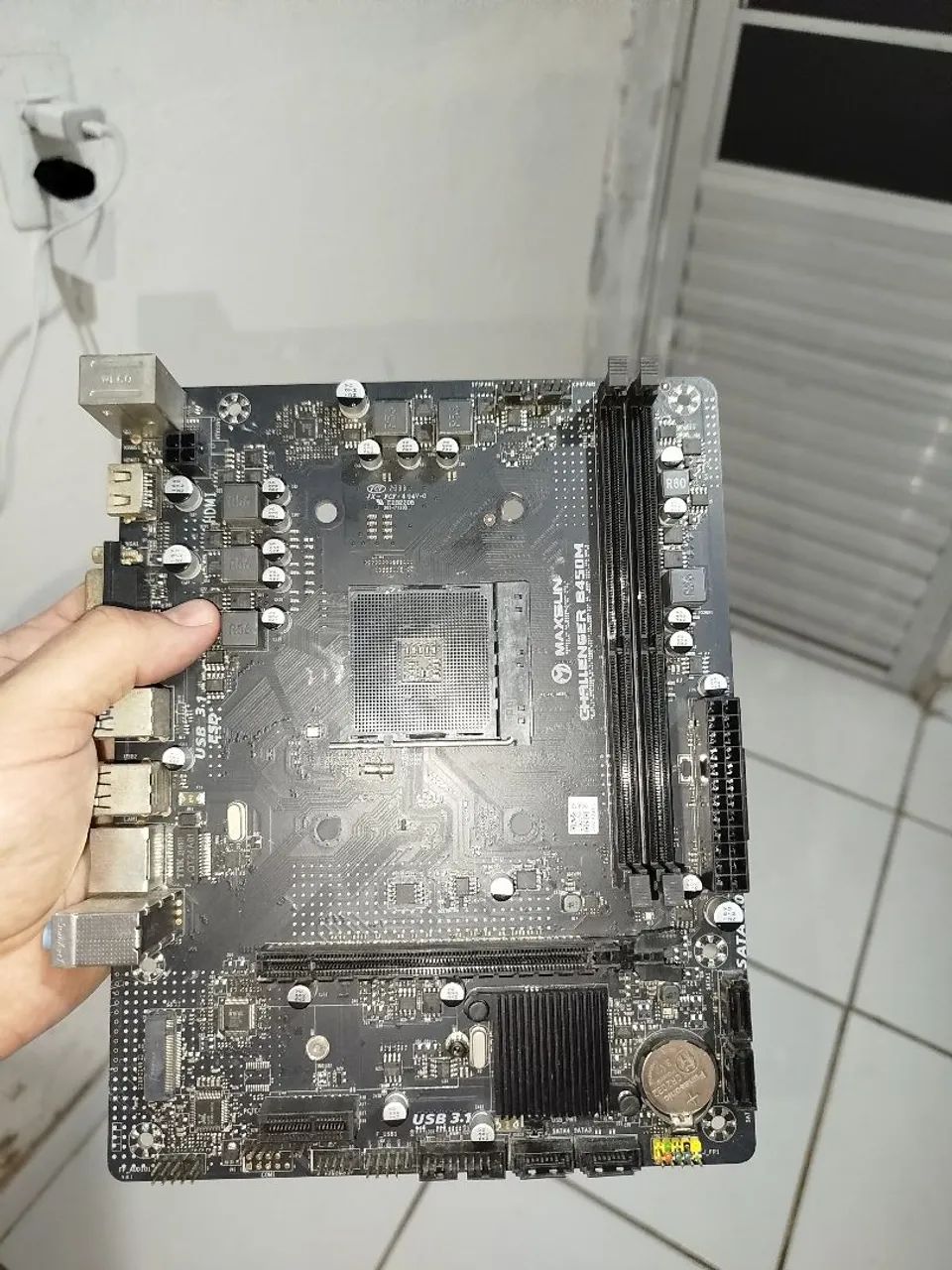 Placa mãe b450 com defeito 