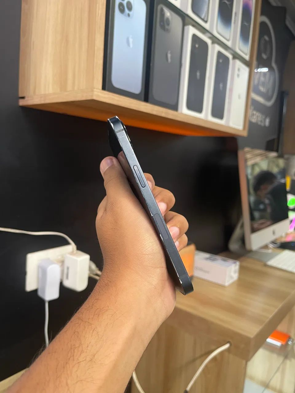 IPHONE 13 128 GB - MARCAS DE USO  - Foto 5