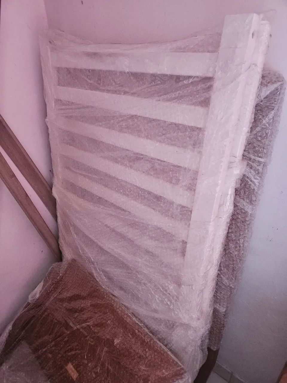 Berço em madeira maciça e capitone - Foto 5