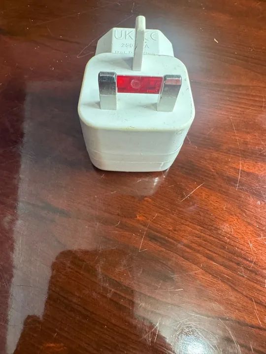 Adaptador de tomada com USB - Foto 6