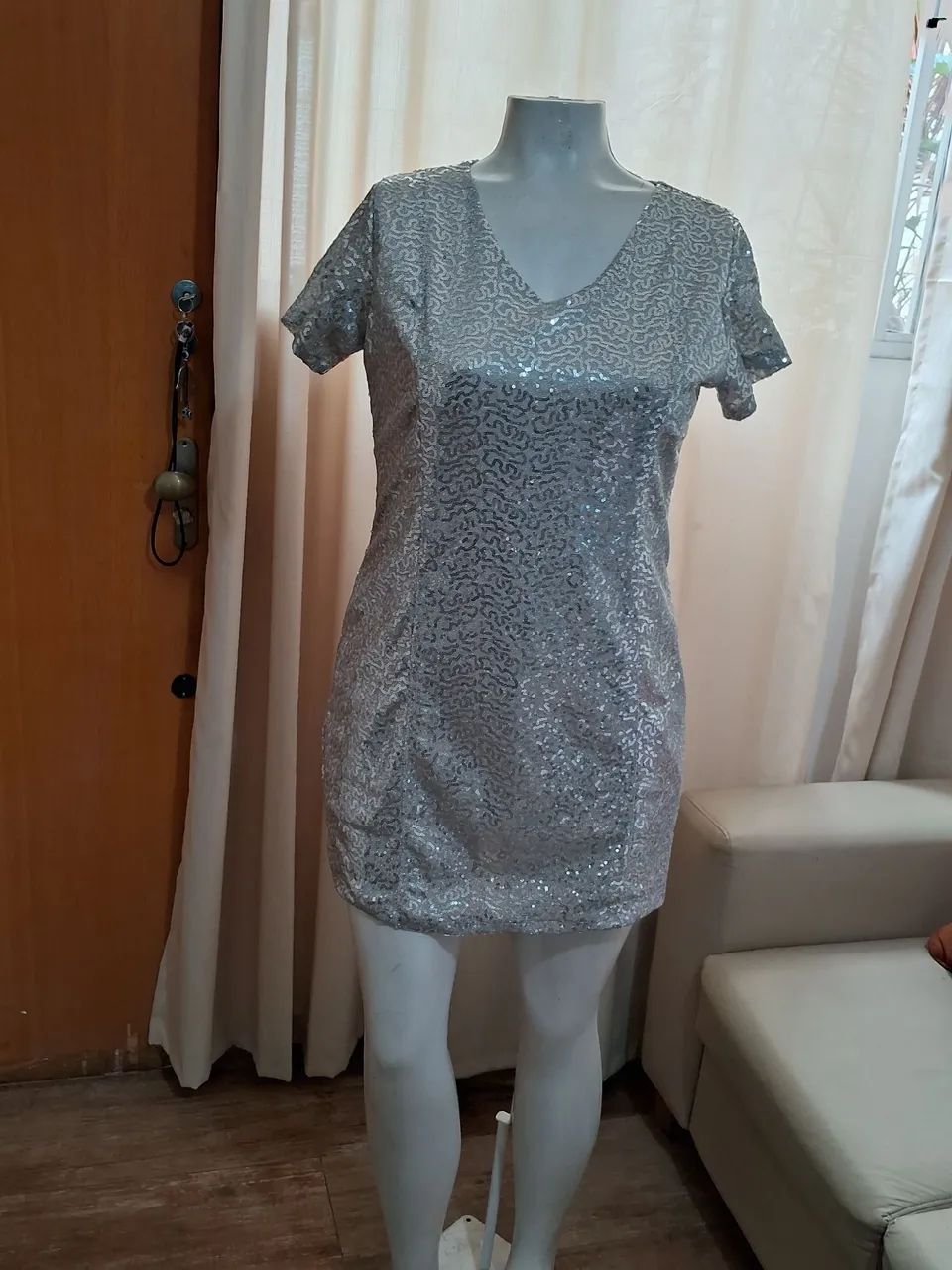 Vestido de festa prateado com brilho - Foto 5
