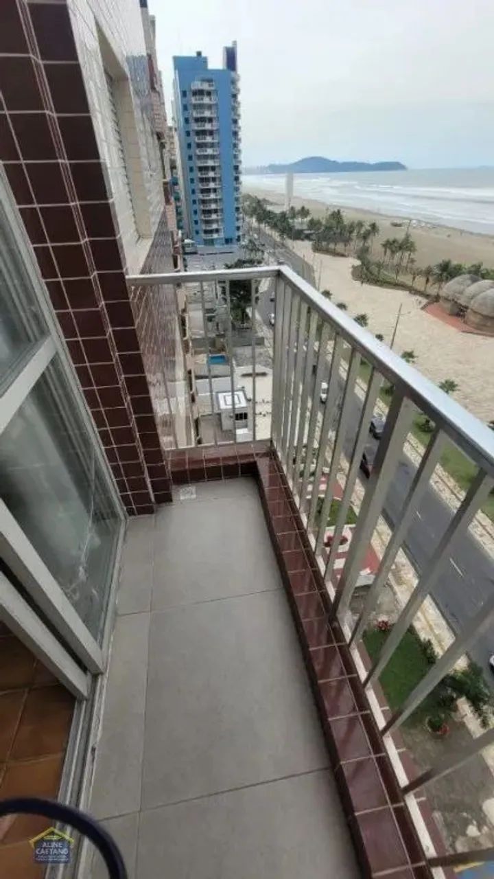 Totalmente frente mar, na Vila Tupi em Praia Grande. - Foto 2