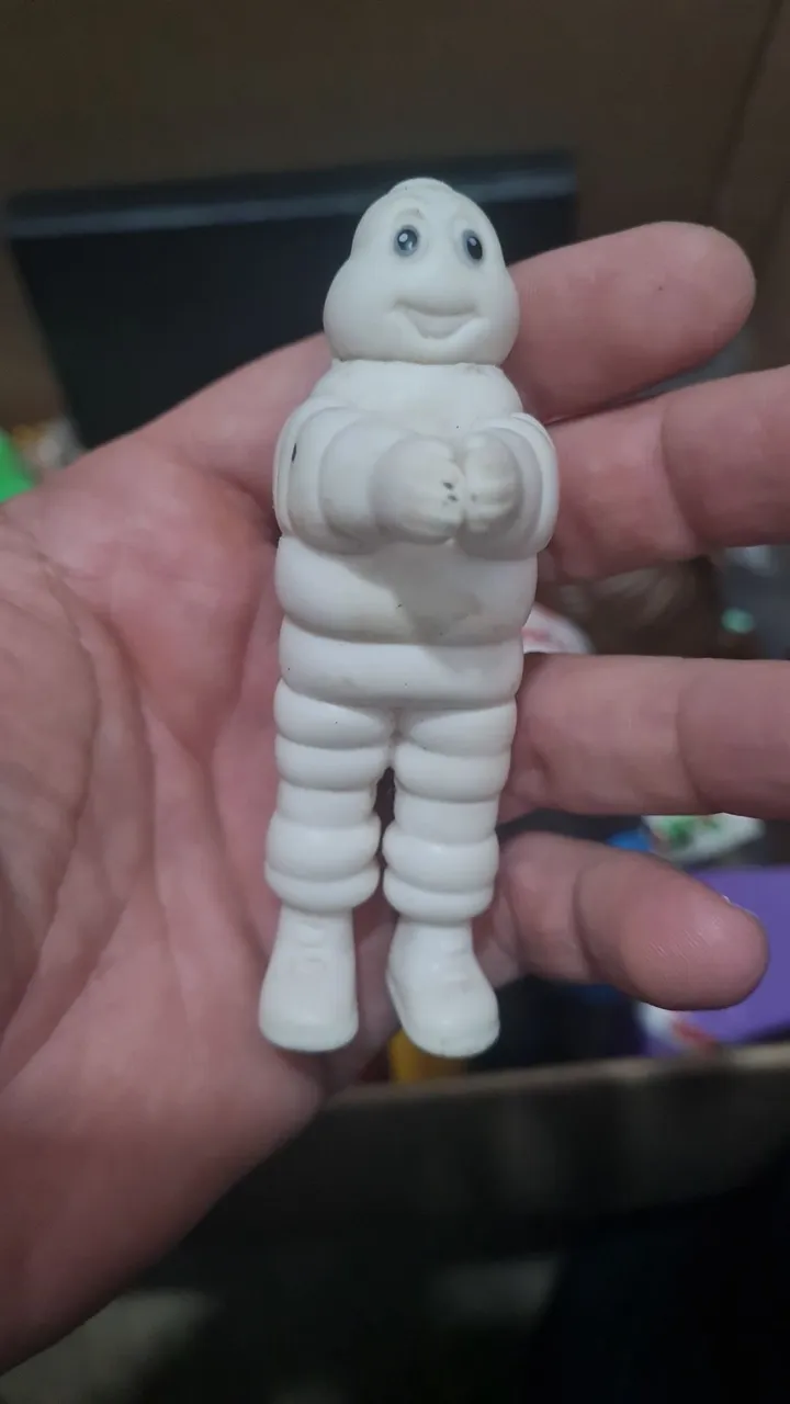Boneco agarradinho Michelin