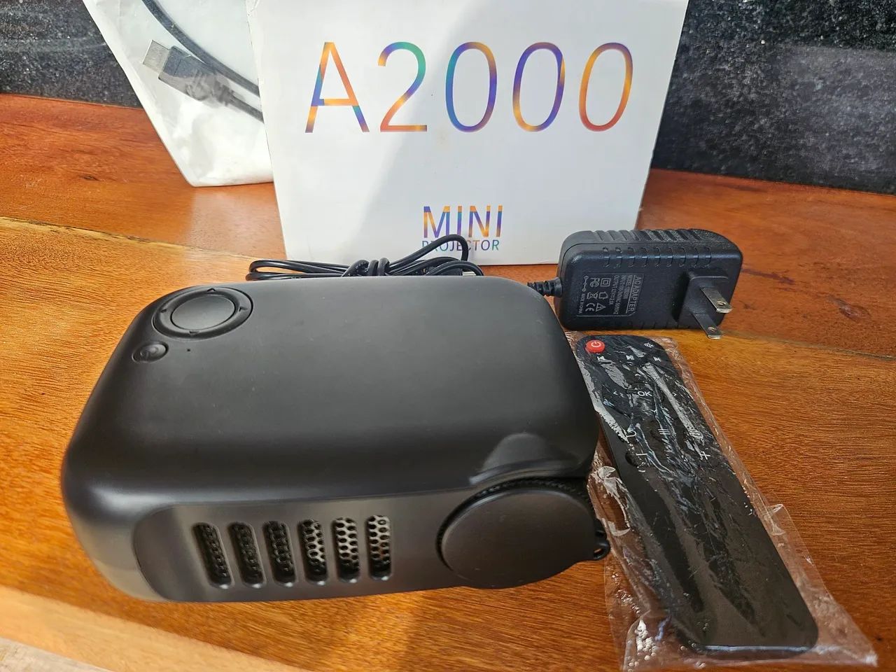 Mini Projetor Portátil A2000