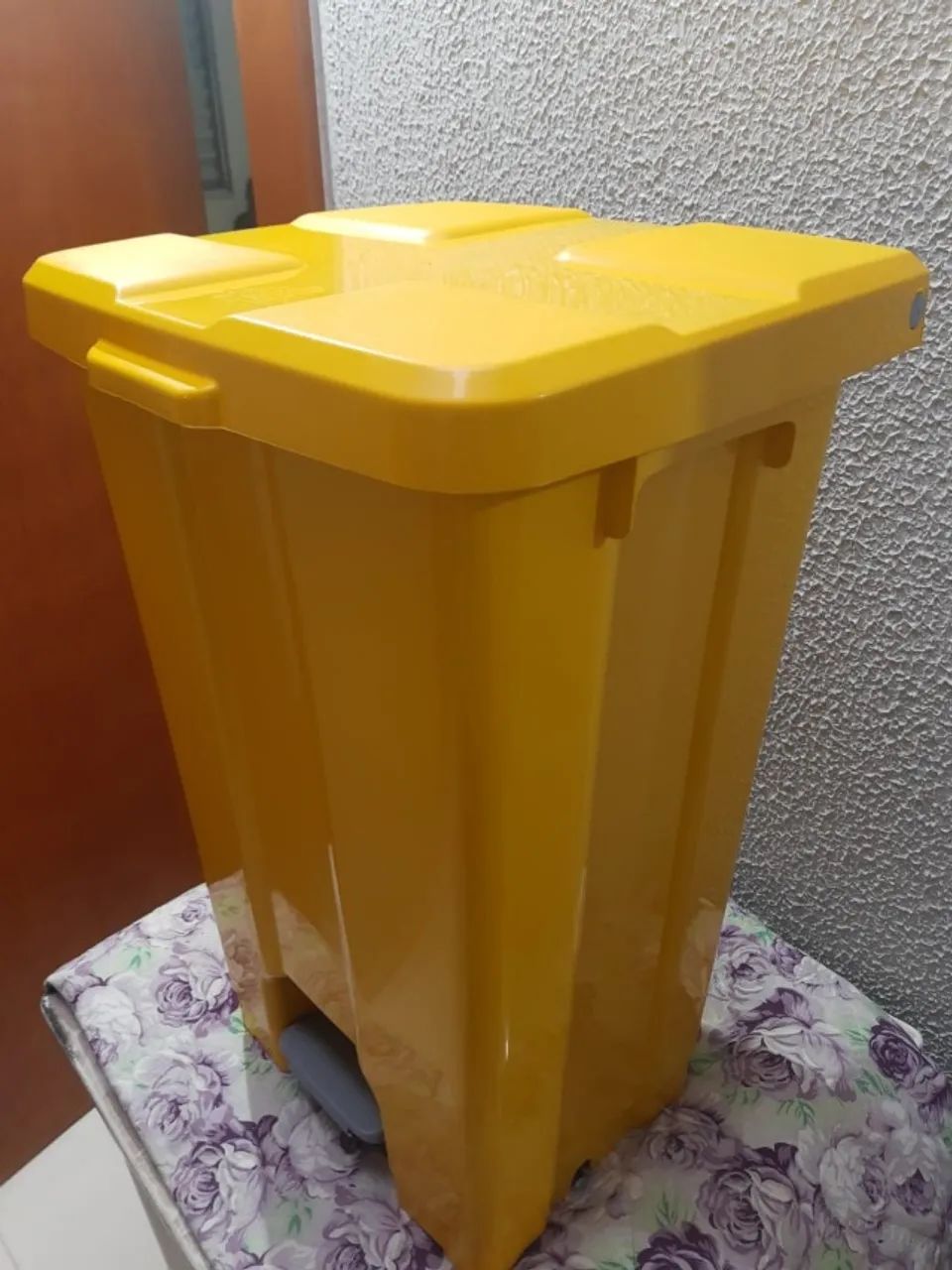 Lixeira De 60l Com Pedal E Tampa Basculante  Jsn - Foto 5